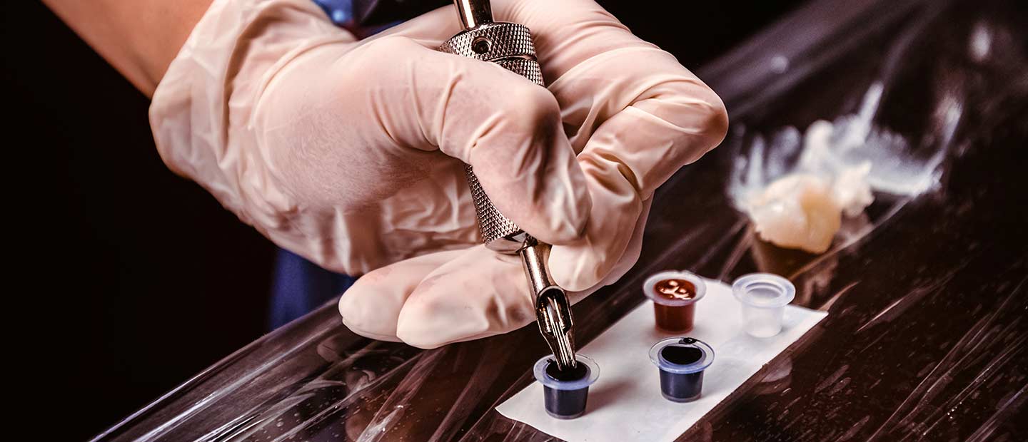 Carousel-Steel_n_Ink_1-1440x620